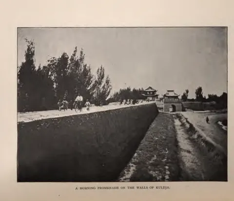 A MORNING PROMENADE ON THE WALLS OF KULDJA
