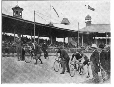 Start of Final Heat of Quarter-mile International Championship Race