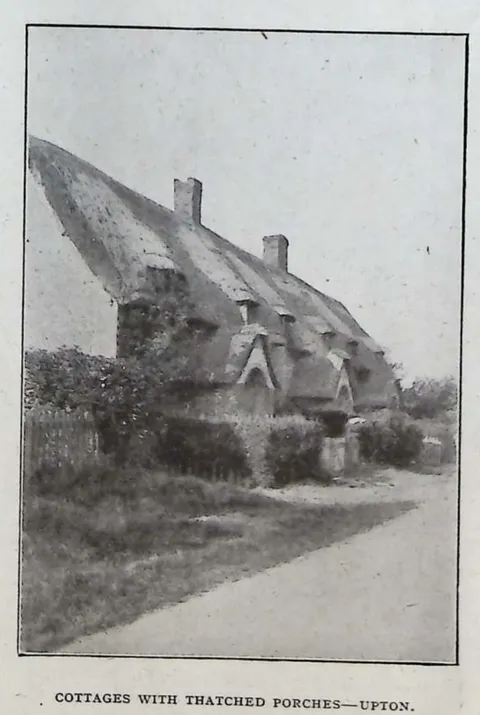Cottages with thatched porches, Upton
